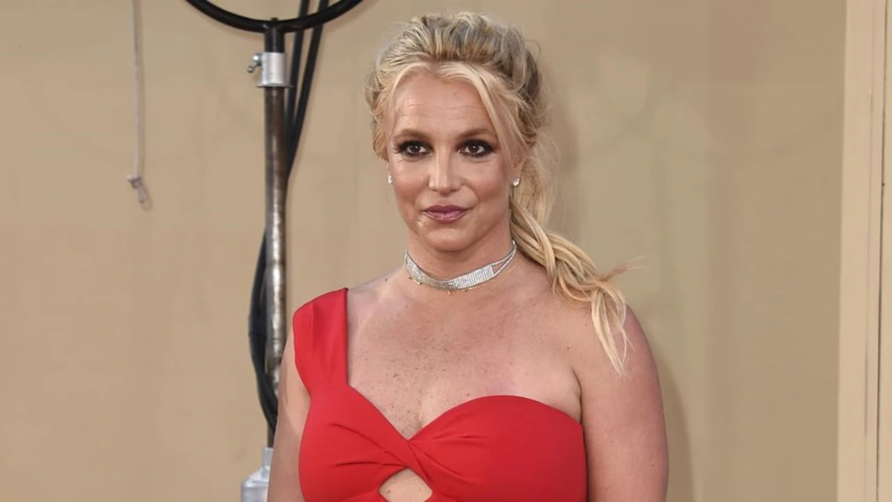 Britney Spears Net Worth, Music Career, Fees and Controversies